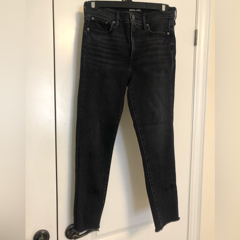 Black Straight leg Aritzia cropped Jeans with Stretch Fit, raw hem